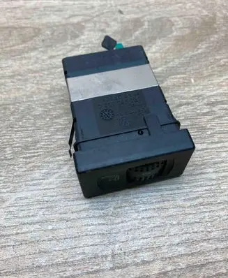 Volkswagen PASSAT B5 Seat heating switch 3B0963563C