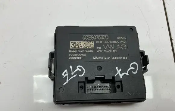 Volkswagen Golf VII Gateway control module 5QE907530D