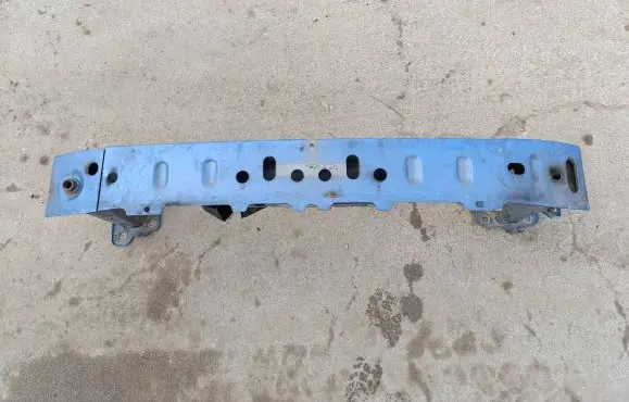 Ford Focus Front bumper cross member 3m51r000k70aa