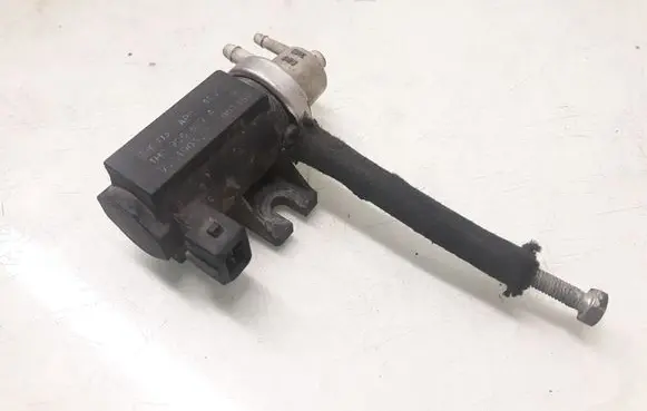 Audi A4 S4 B5 8D Turbo solenoid valve 1H0906627A