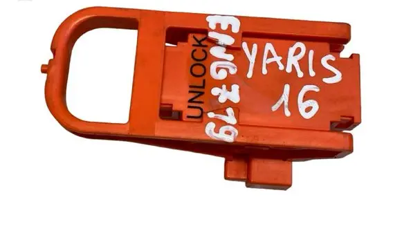Toyota Yaris Fuse 6311G A11