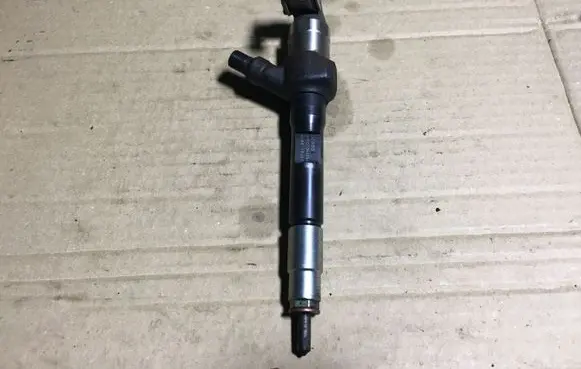 Fuel injector