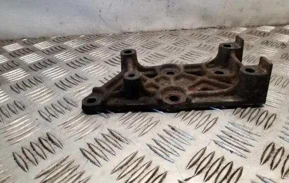 Hyundai Terracan A/C compressor mount bracket 