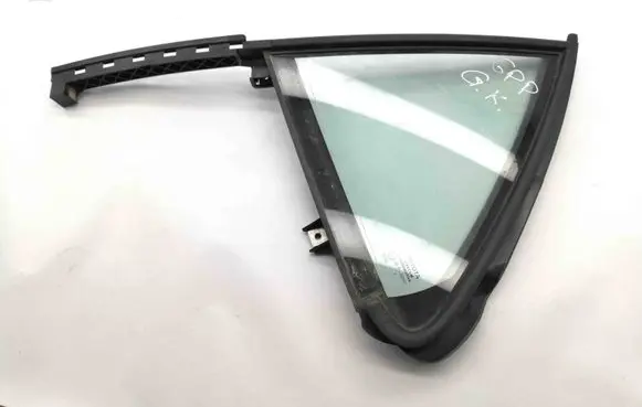 Toyota Yaris Cross Rear side window
