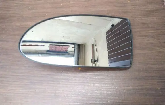 Hyundai Accent Wing mirror glass 