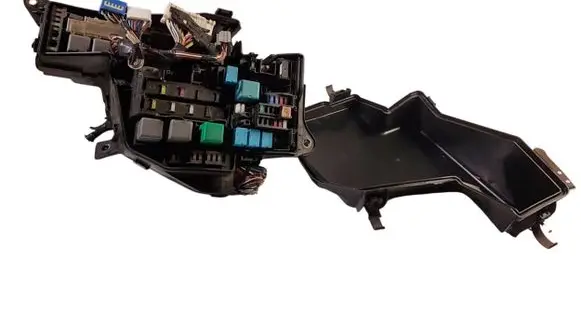 Lexus GS 300 350 430 450H Fuse box set 71549311 5850XA1