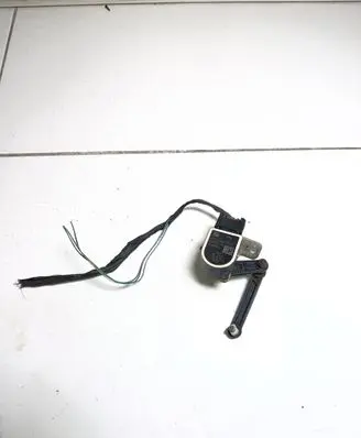 Headlight/headlamp level sensor