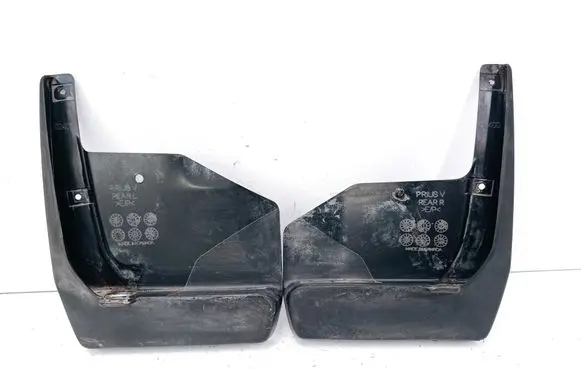 Toyota Prius+ (ZVW40) Rear mudguard 92400
