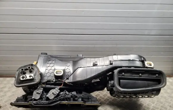 Mercedes-Benz GL X166 Interior heater climate box assembly A1668303160