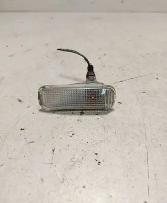 Honda HR-V Front fender indicator light 6890