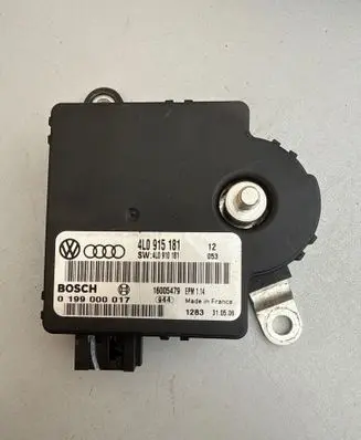 Audi Q7 4L Battery control module 4L0915181 0199000017 4L0910181