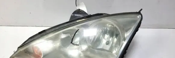 Ford Focus Headlight/headlamp 2M5113W030BF