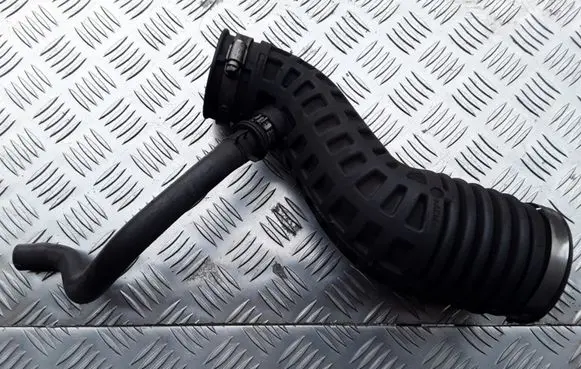 Nissan Qashqai Turbo air intake inlet pipe/hose 1022314S01