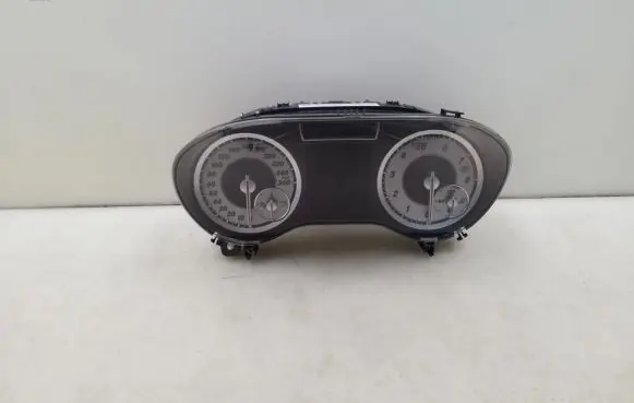 Mercedes-Benz A W176 Speedometer (instrument cluster) A1769008901