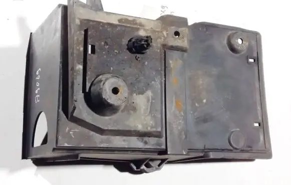 Volvo V50 Battery box tray 