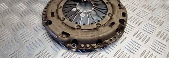 Volkswagen PASSAT B6 Pressure plate 308200386