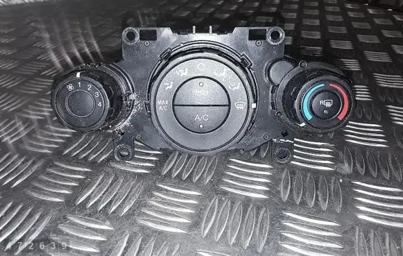 Ford Fiesta Climate control unit AE8319980AF