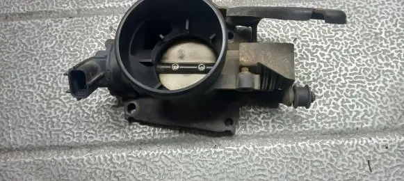 Ford Focus Throttle valve