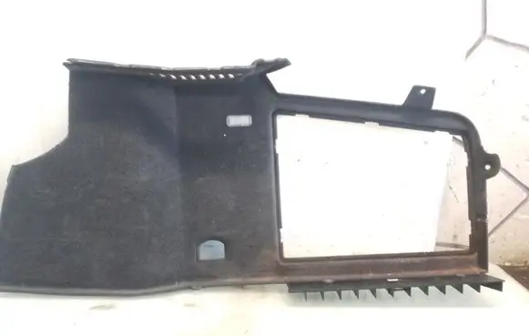 Trunk/boot lower side trim panel