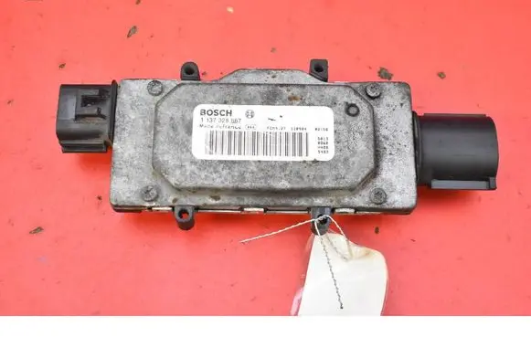 Volvo V40 Relay mounting block 1137328567