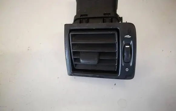 Volvo V50 Dash center air vent grill 30715098