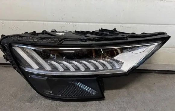 Audi Q8 Headlight/headlamp 4M8941036