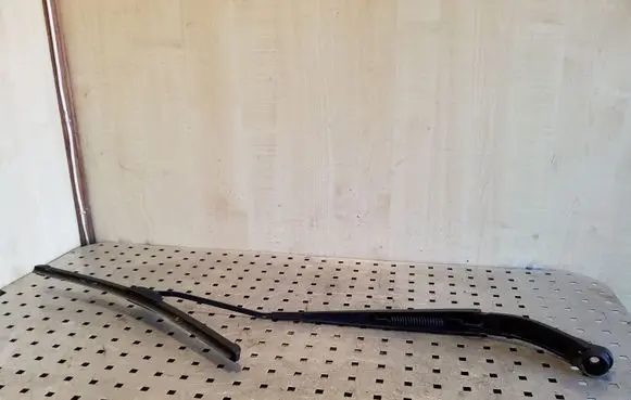 Subaru Outback Front wiper blade arm