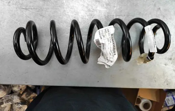 Volkswagen PASSAT B8 Rear coil spring 3q0511115ar