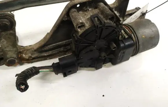 Ford Focus Wiper motor 0390241731 BP4K67340