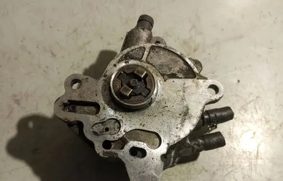 Volkswagen PASSAT B6 Vacuum pump 03G145209C 250506