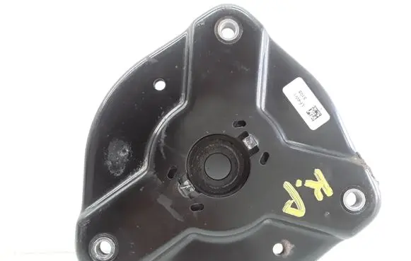 Mercedes-Benz C W204 Front upper strut mount A2043201273