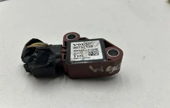 Volvo S40 Airbag deployment crash/impact sensor 30737138 8840A