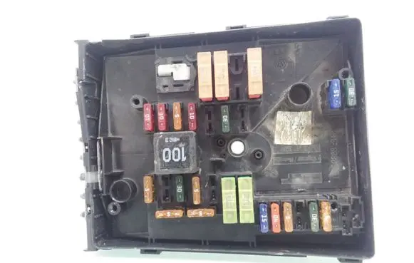Skoda Superb B6 (3T) Fuse module 1K0937125A