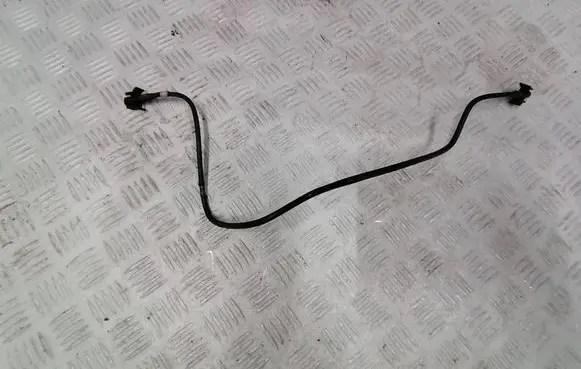 Engine coolant pipe/hose