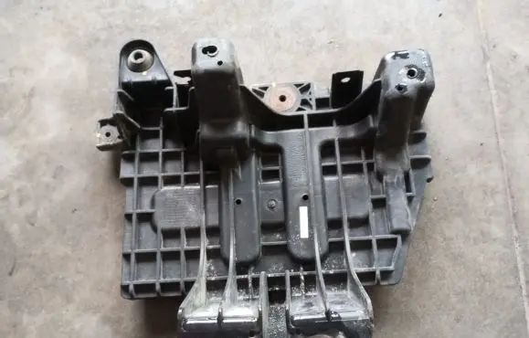 KIA Sportage Battery box tray 371502S200