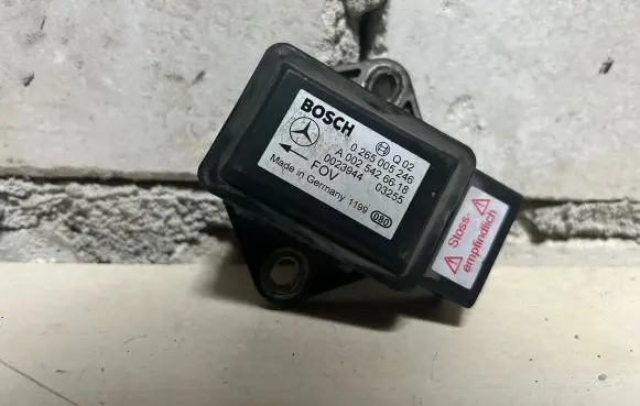 Mercedes-Benz E W211 ESP acceleration yaw rate sensor A0025426618