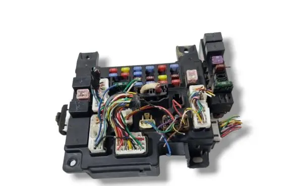 Mitsubishi Lancer X Fuse module 8637A313