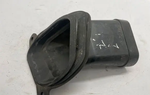 Opel Astra J Air intake duct part 3346074