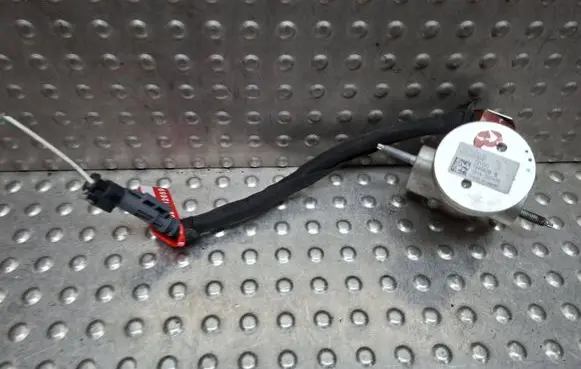 Opel Corsa F Air conditioning (A/C) expansion valve S26312659 T99082B