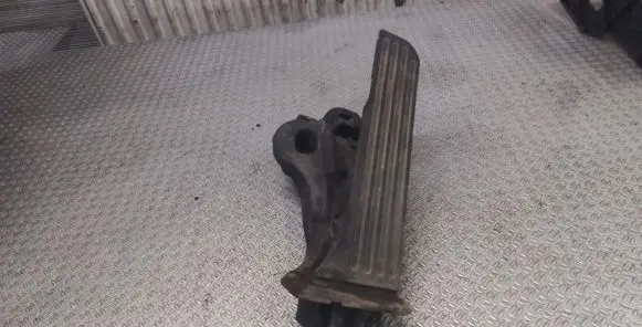 Volkswagen Golf V Accelerator throttle pedal 1K1721503L