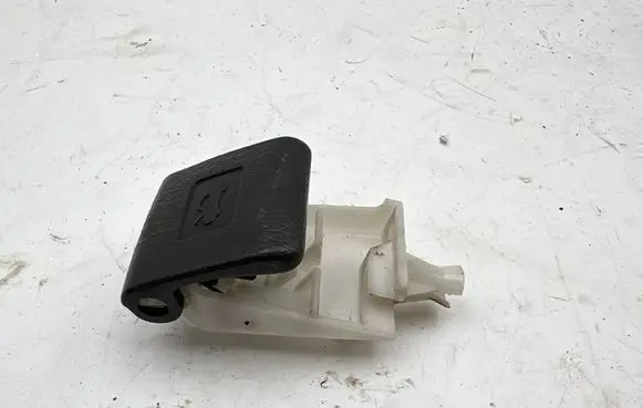 Toyota RAV 4 (XA20) Engine bonnet (hood) release handle