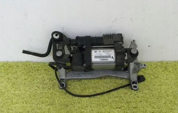Volkswagen Touareg II Air suspension compressor/pump 7p0616006j