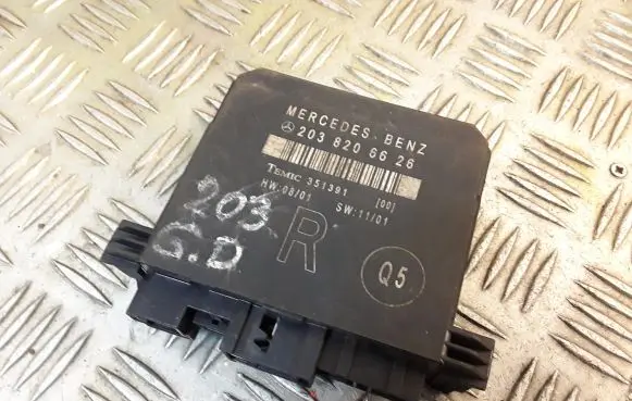 Mercedes-Benz C W203 Door control unit/module 2038206626 A2038206626