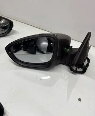 Volkswagen PASSAT CC Front door electric wing mirror 3C8857933A