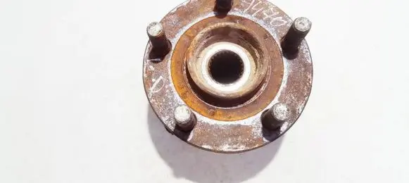 Rear wheel hub