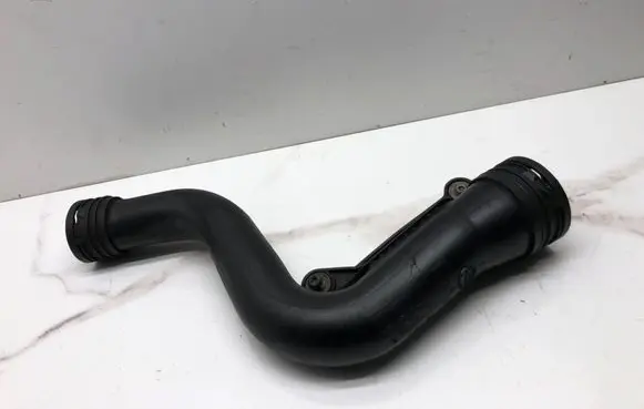 Volkswagen PASSAT B6 Air intake hose/pipe 1K0145762CK