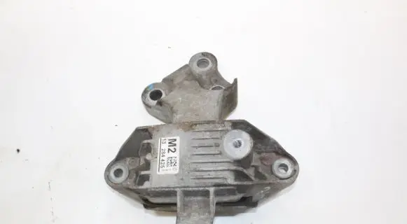Chevrolet Orlando Gearbox mount 13284425