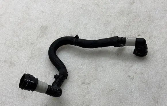 Tesla Model Y Electric car engine cooling hoses/pipes 107759400E