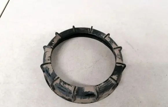 Volvo S40 In tank fuel pump screw locking ring/nut 2s6190385aa 2s61-90385-aa