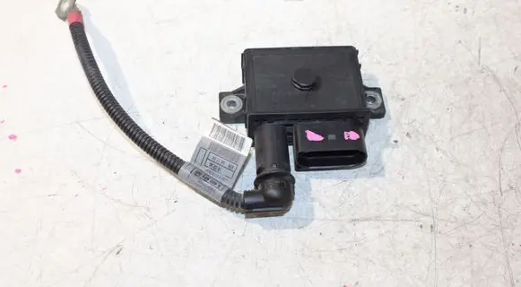 BMW X3 E83 Glow plug pre-heat relay 7786821